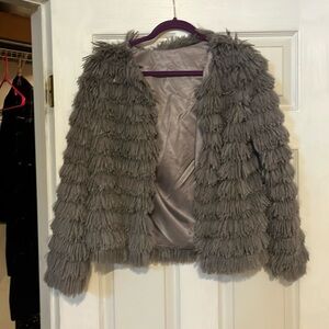 Cute grey fur jacket 🤩